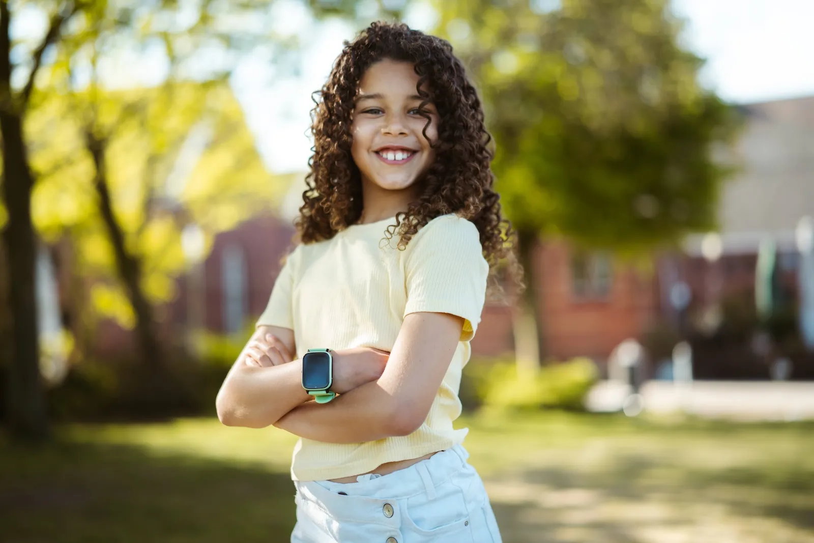 Blije meisjes met one2track horloge